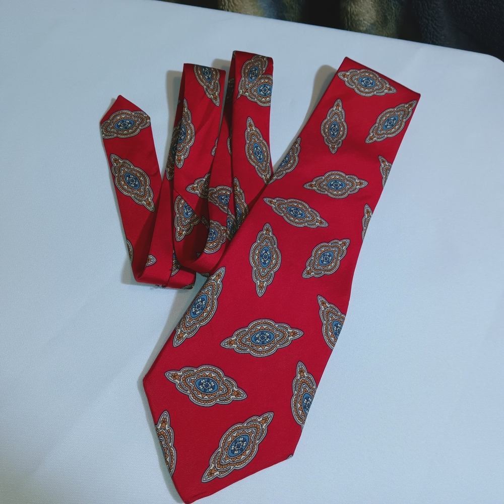 VINTAGE 70'S STRATHMORE by RICHMAN 100% SILK TIE